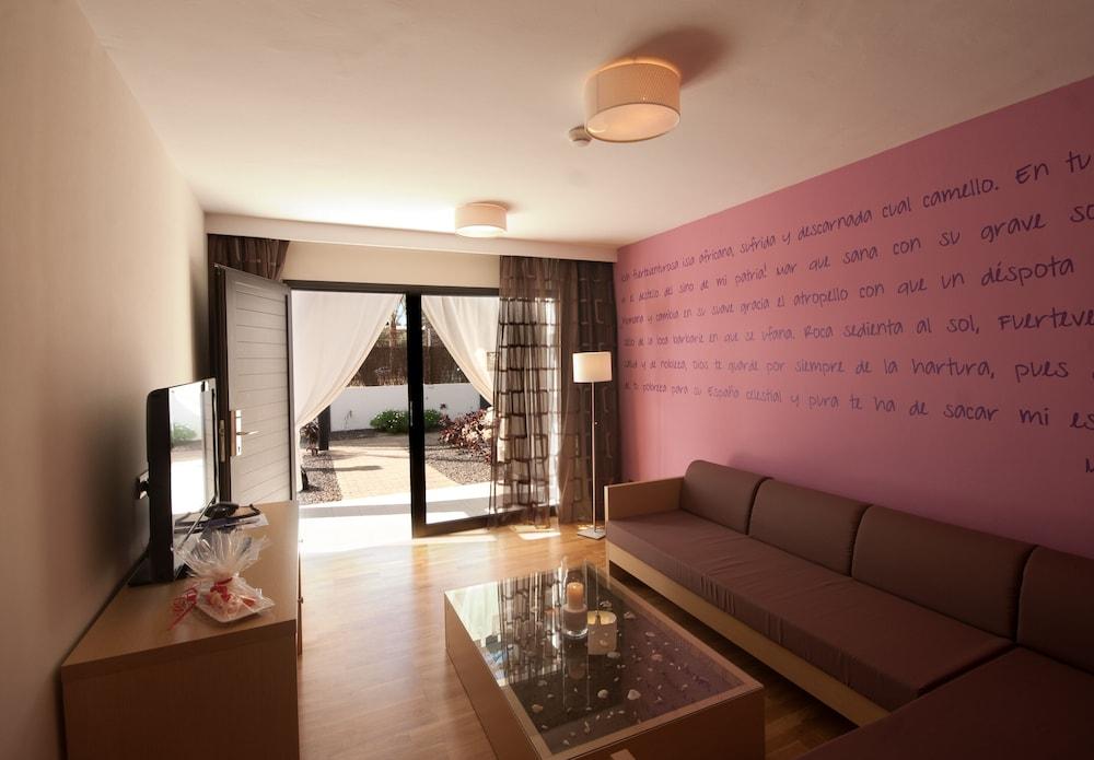 R2 Romantic Fantasia Dreams & Suites Hotel (Adults Only) Tarajalejo Buitenkant foto